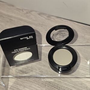 MAC Cosmetics Eye Shadow in Cream